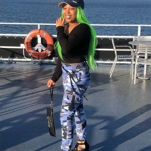 Meet your Posher, Deonna